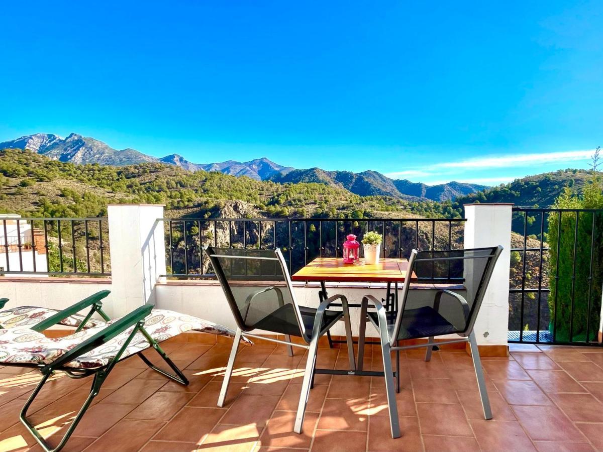 Apartamentos Axarquia , Frigiliana, Terraza Privada Con Vistas A La Montana Rio Y Al Mar Exterior foto