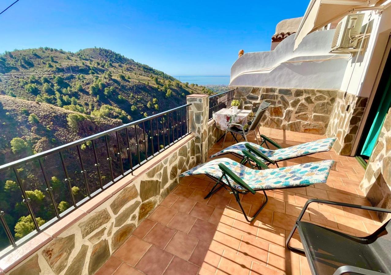 Apartamentos Axarquia , Frigiliana, Terraza Privada Con Vistas A La Montana Rio Y Al Mar Exterior foto