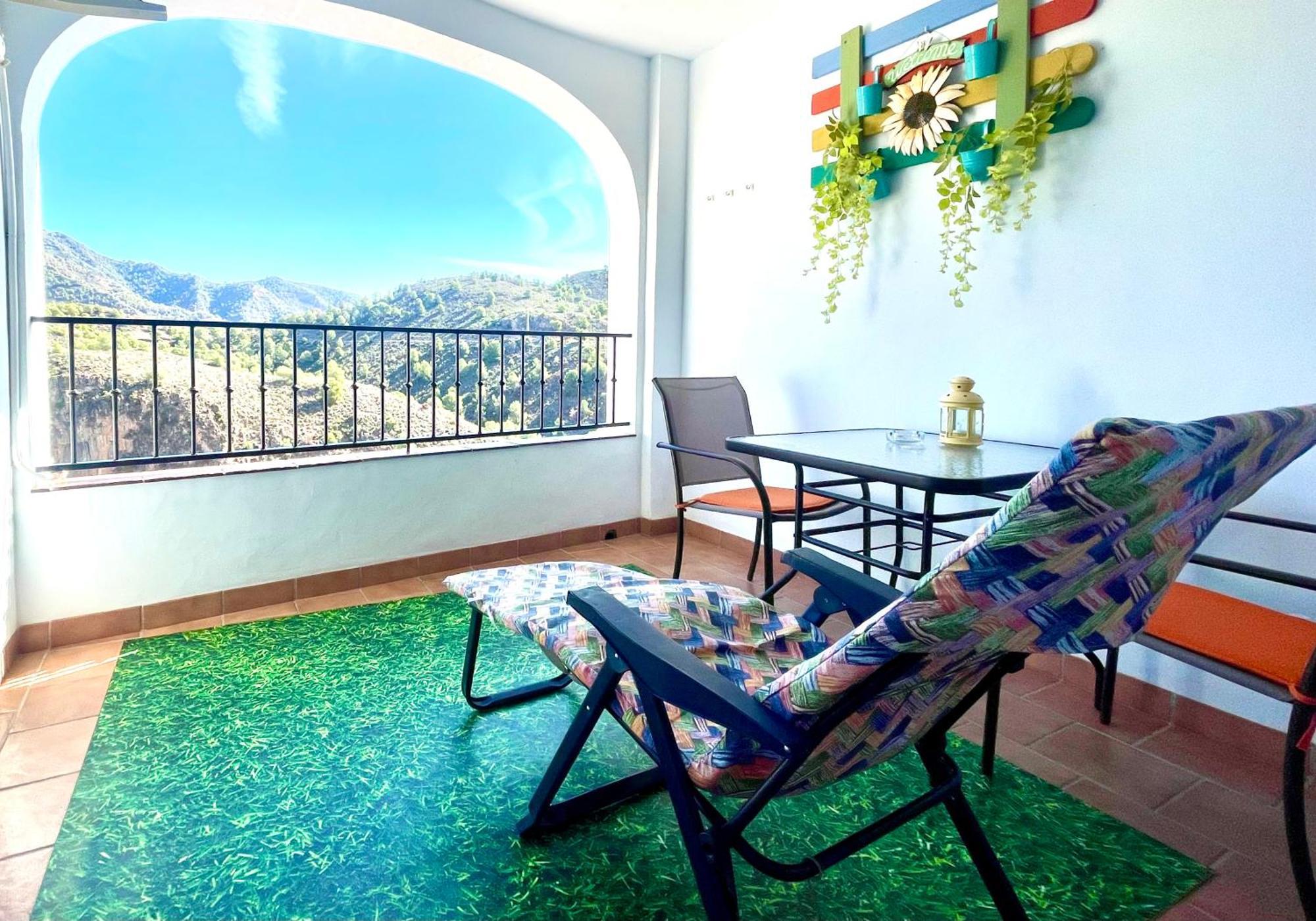 Apartamentos Axarquia , Frigiliana, Terraza Privada Con Vistas A La Montana Rio Y Al Mar Exterior foto